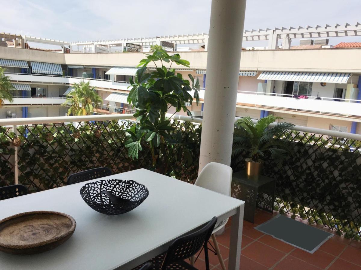 Superbe Appartement Avec Solarium Et Piscine Communautaire Rosas Exterior foto