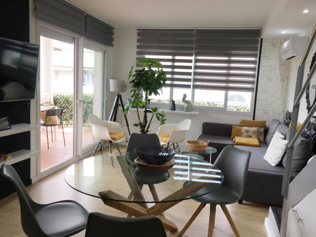 Superbe Appartement Avec Solarium Et Piscine Communautaire Rosas Exterior foto